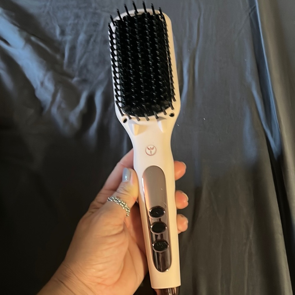 Straightening brush
